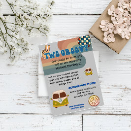 Convite de Aniversário de Dois Rapazes da Groovy