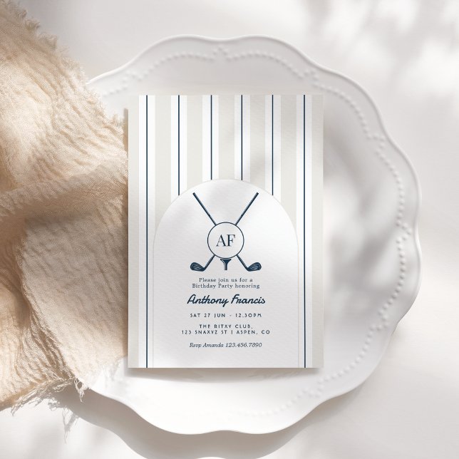 Convite de Aniversário de Golfe Préppy com Monogra (Navy & Cloud Dancer Monogram Preppy Golf Birthday Invitation)
