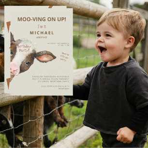 Convite de Aniversário de Menino Fofo Mudando de C
