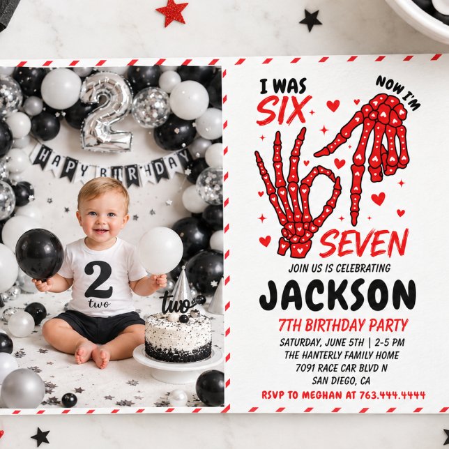 Convite de Aniversário de Seis Sete Esqueleto Mãos (Six Seven Birthday Skeleton Hands Party Invitation)