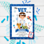 Convite de aniversário de Vet<br><div class="desc">Convite de aniversário de Vet do rapaz - O gato está definitivamente fora da bolsa neste. O convite de aniversário deste rapaz é o remédio certo para dar à sua filha a celebração que merece. Apresentando um pequeno veterano ocupado rodeado por todos os seus amigos pacientes animais. Não há necessidade...</div>