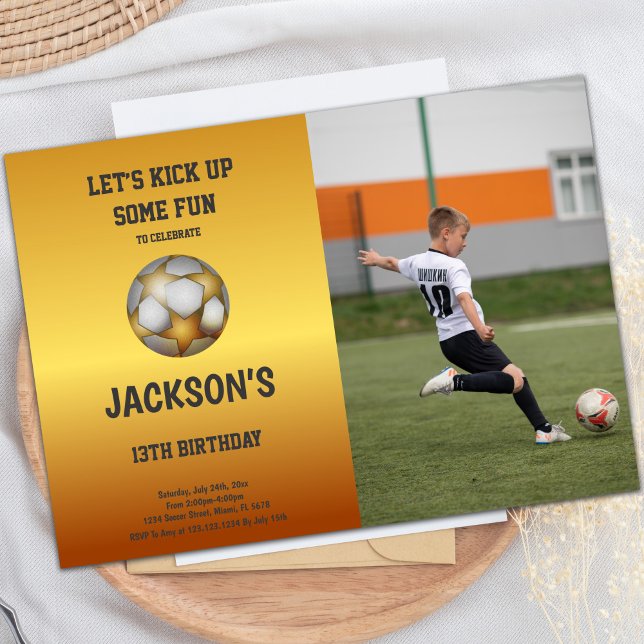 Convite de Aniversário do Elegante Dourado e do Fu (Gold Orange Soccer Birthday Invitations w photo)