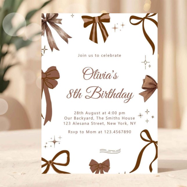 Convite de Aniversário Elegante Laço Marrom Coquet (bow birthday invitation, coquette birthday invite, neutral birthday invitation, elegant girls birthd)