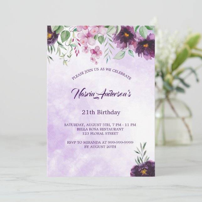 Convite de Aniversário Floral Roxo Elegante (Em pé/Frente)