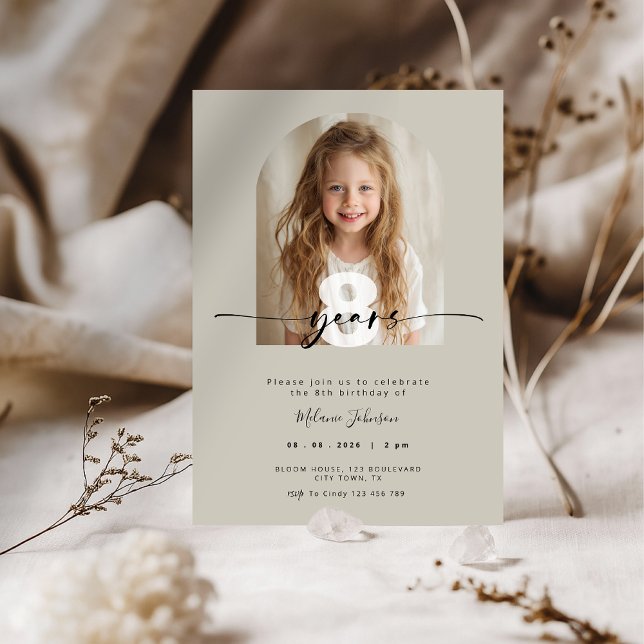 Convite de Aniversário Infantil Bege Foto Moderno (Beige Kids Birthday Invitation)