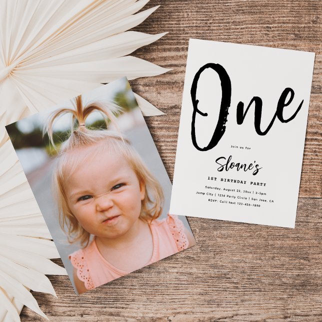 Convite de aniversário minimalista | Aniversário s (Criador carregado)