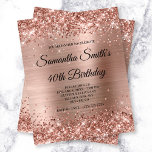 Convite de Aniversário para Folha de Ouro Rosa de<br><div class="desc">Um convite de aniversário de 40 anos monograma glamouroso para ela. Brilhante rosa dourado cintilante contra uma imagem gráfica de folha metálica fina e brilhante. O monograma e o texto da caligrafia branca e rico podem ser personalizados. Todos os brilhos brilhantes e cor-de-rosa neste moderno design feminino são gráficos digitais....</div>