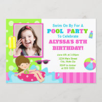 Convite de aniversário para piscina Brunette Girl