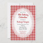 Convite de aniversário Red Country Gingham<br><div class="desc">Um belo convite de aniversário rústico de um país com fundo de gingham vermelho com uma peça central de rendas. Perfeito para aniversários de marco como o 18º 20 21rua 30 35º 45º 45º 50º 55º 65º 65º 70 65º 65º 80 185º 90 95º e 100 ... ou qualquer idade!...</div>