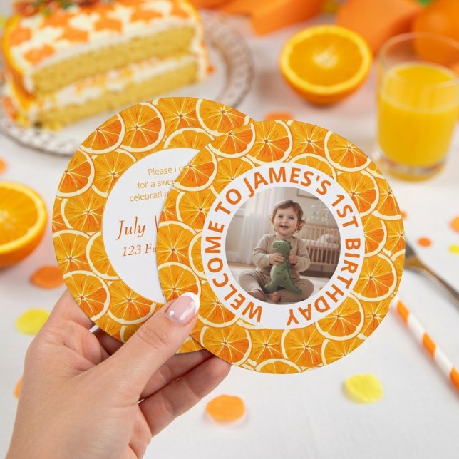 Convite de Aniversário Redondo Personalizado com F (Criador carregado)