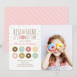 Convite de aniversário rosquinha erguido e brilhan
