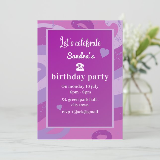 convite de aniversário roxo (Em pé/Frente)