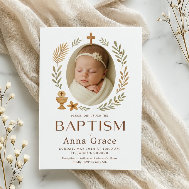 Convite de Batismo Boho para Bebê  (Baptism invitation with a peaceful baby and elegant gold cross design)