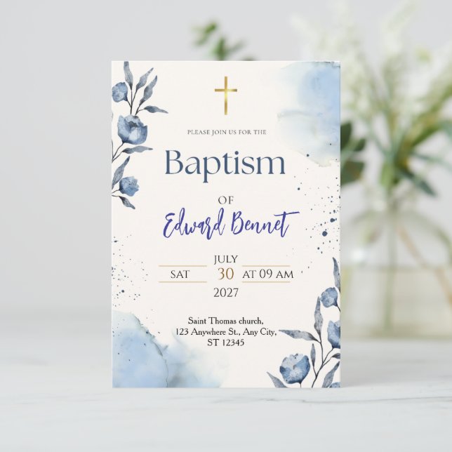 Convite de Batismo com Aquarela Azul e Cruz Dourad (Em pé/Frente)