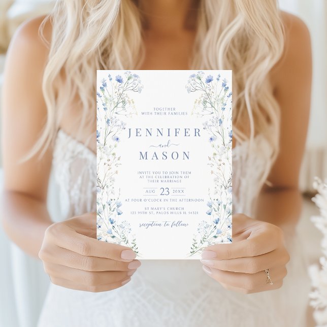 Convite de Casamento Blue Meadow Floral Wreath (Criador carregado)