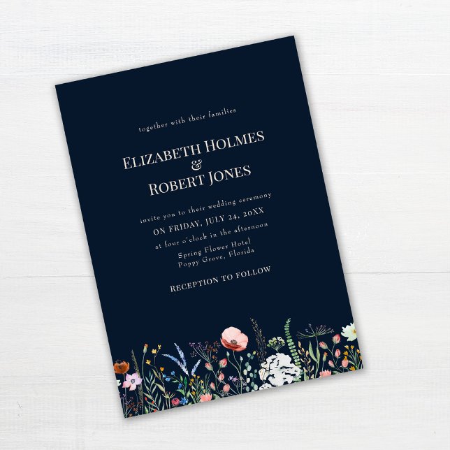 Convite de Casamento Boho Flor de Campo Azul Marin (Navy Blue Boho Wildflower Wedding Invitation on white wooden table.)