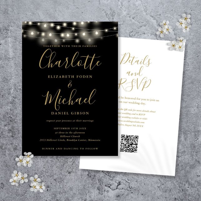 Convite de Casamento Código QR Preto Dourado Luzes (String Lights Script Black Gold QR Code Wedding Invitation)