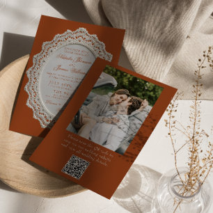 Convite de casamento com código QR e foto em laran