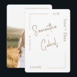 Convite de casamento com foto contemporânea branca<br><div class="desc">Salvar data com foto. Fundo branco. Moderno. Site de casamento e convite no verso,  além de foto. Texto em dourado. Cantos arredondados.</div>