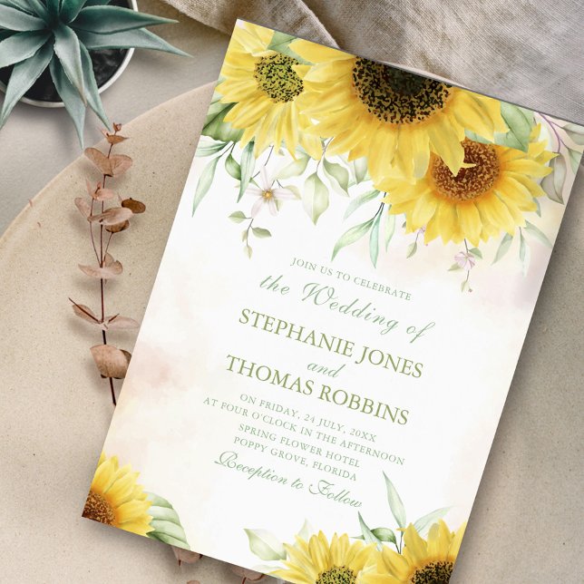 Convite de Casamento com Foto do Casal no Prado de (Sunflower Meadow Couple Photo Wedding Invitation on neutral ceramic plate.)