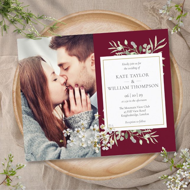 Convite de casamento com foto e folhagem de Borgon (Budget Burgundy Foliage Photo Wedding Invitation)