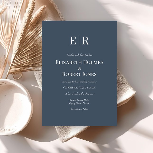 Convite de Casamento com Monograma Azul Ardósia El (Modern Elegant Slate Blue Monogram Wedding Invitation on neutral boho wedding table.)