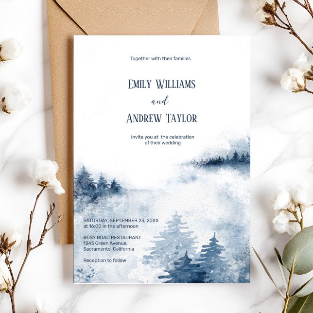 Convite de casamento da floresta com neblina de ág (“Elegant navy blue watercolor wedding invite with foggy forest design for rustic or woodland wedding)