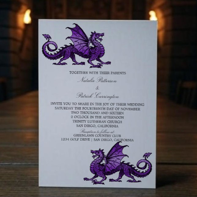 Convite de casamento de Dragão Medieval Roxo (Purple Medieval Dragon Wedding Invite)