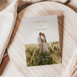 Convite De Casamento De Foto Elegante Rustic<br><div class="desc">Crie o seu convite para casamento com fotos rústicas do DIY com o roteiro clássico do serif e caligrafia manuscrita em um design minimalista moderno. Mostre suas fotos de noivado mais bonitas e as compartilhe com seus entes queridos por um convite de casamento personalizado e atordoante.</div>