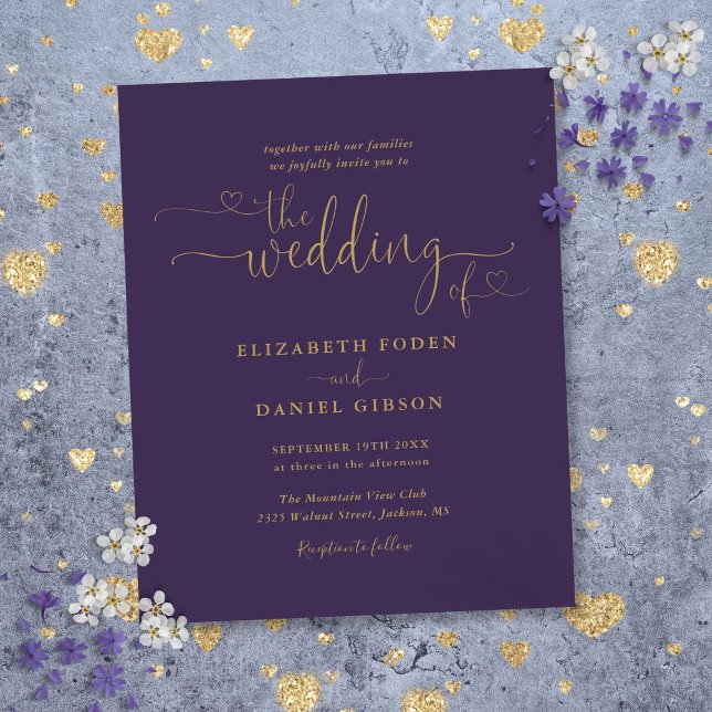 Convite de casamento de Script de Corações Dourado (Budget Purple Gold Hearts Script Wedding Invite)