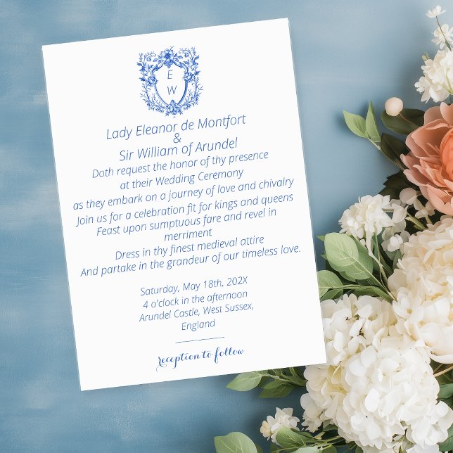 Convite de Casamento Elegante com Monograma de Bra (Elegant blue and white crest initials wedding invitation)