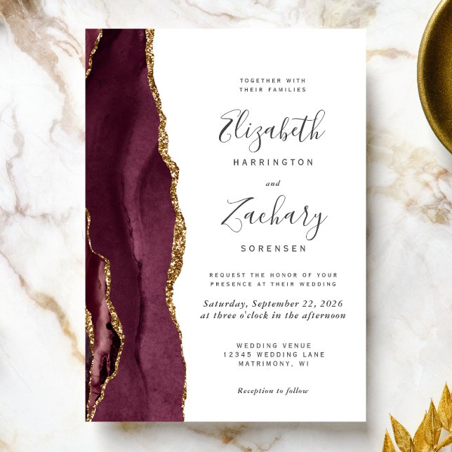 Convite de Casamento em Ágata Dourada Borgonha Mod (The perfect choice for a burgundy and gold themed wedding.)