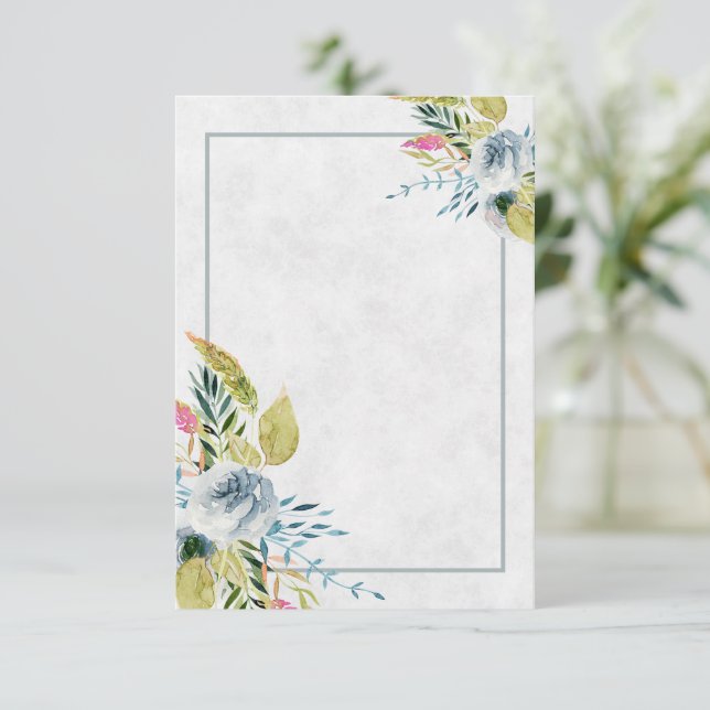 Convite de casamento floral aquarela azul em branc (Em pé/Frente)