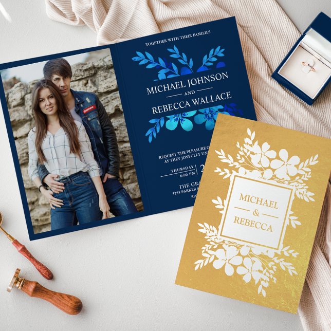 Convite de Casamento Floral Azul Marinho com Folha (Criador carregado)