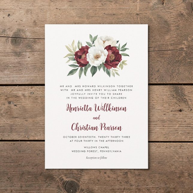 Convite de Casamento Floral Borgonha em Script (Criador carregado)