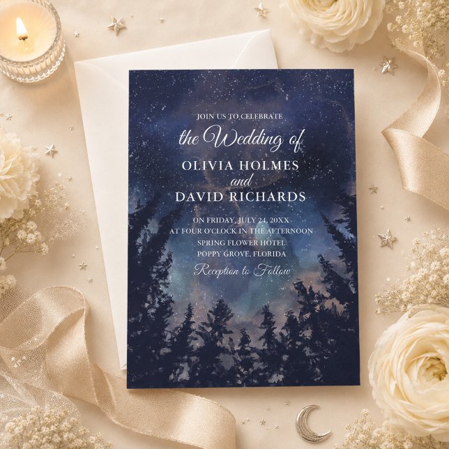 Convite de Casamento Floresta Noturna Estelar Cele (Celestial Starry Night Forest Wedding Invitation on an elegant celestial wedding table)