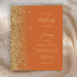 Convite de casamento Leve Dourada Laranja Queimada<br><div class="desc">A borda esquerda deste elegante convite de casamento moderno apresenta uma borda falsa de ouro. O texto personalizável combina manuscrito pálido de cor dourada,  fontes copperplate e itálico em um fundo laranja queimado. O verso apresenta uma design de cor laranja queimada e ouro correspondente.</div>