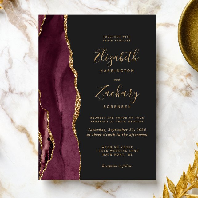 Convite de Casamento Moderno Escuro em Ágata Doura (A perfect choice for a burgundy and gold themed wedding.)