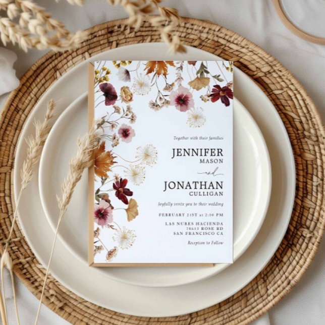 Convite de Casamento para Jardim de Flores Silvest (Burgundy Fall Wildflower Wedding Invitation)