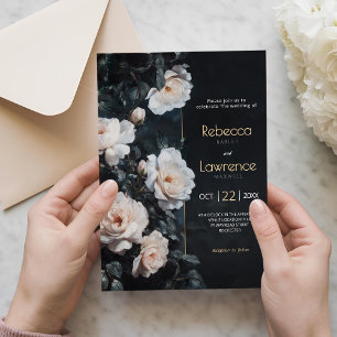 Convite de casamento preto com florais brancas mal