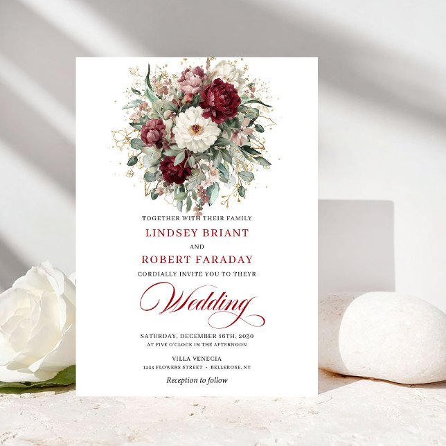 Convite de Casamento Romântico Burgundy Branco Flo (Romantic Burgundy White Floral Gold Wedding Invite)