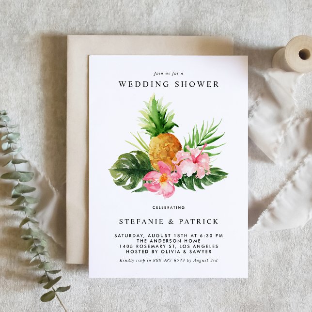 Convite de Chá de Casamento Tropical de Abacaxi em (Tropical wedding shower invitation featuring watercolor pineapple, hibiscus and greenery.)