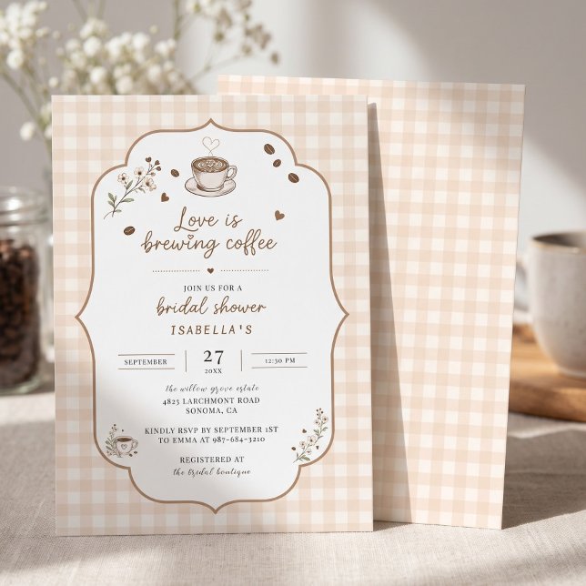 Convite de Chá de Noiva de Café Elegante Xadrez Pe (Love Is Brewing Coffee Elegant Gingham Custom Invitation)