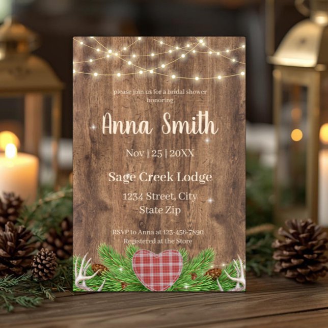 Convite de Chá de Noiva Rústico Florestal | Xadrez (Rustic bridal shower invitation with woodland antlers, plaid heart, string lights, and pine accents.)
