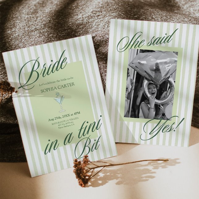 Convite de despedida de solteira 'Noiva em um tini (Bride in a Tini Bit Bachelorette Party Invitation)