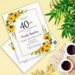 Convite de festas de aniversário de 40 anos<br><div class="desc">Bonito convite para o aniversário de 40 anos floral amarelo de girassol. Peônias amarelas e margaridas brancas se misturam com os girassóis. Um quadro retangular de ouro lhe dá uma vibração elegante. Muito fácil de personalizar. As costas têm um buquê de girassol. Isto é perfeito para uma celebração de aniversário...</div>