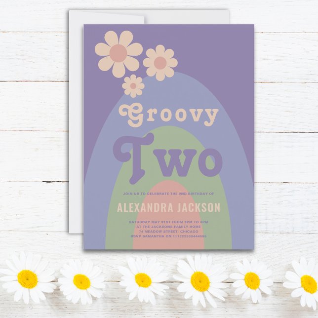 Convite de festas do segundo aniversário Retro Gro (Groovy two retro daisy arch pastel 2nd birthday party budget invitation postcard purple pink blue)