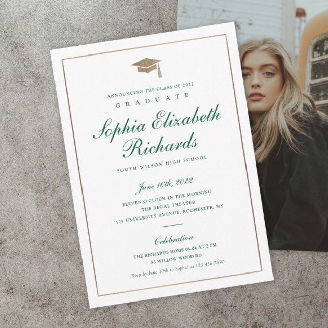 Convite de Formatura com Foto Clássico em Dourado (Classic green and gold script formal photo graduation invitations.)