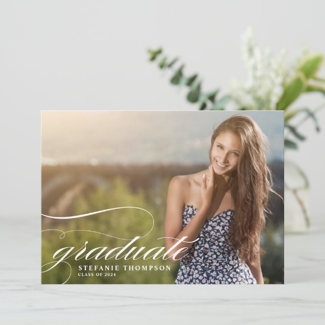 Convite de Formatura com Foto e Sobreposição de Le (Em pé/Frente)
