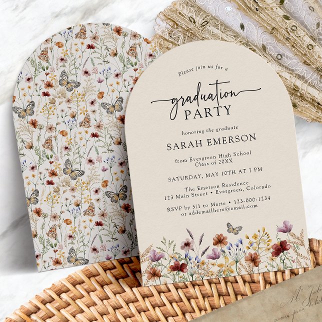 Convite de Formatura do Arco de Flores Silvestres (Wildflower Boho Watercolor  Arch Graduation Invitation with Butterfly by Painted Paperie 
)